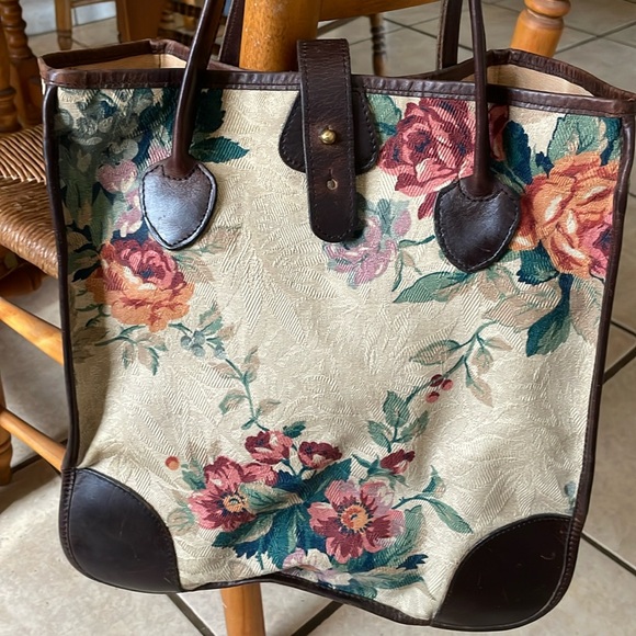 ELLIVA Boston Tote - Picture 7 of 14
